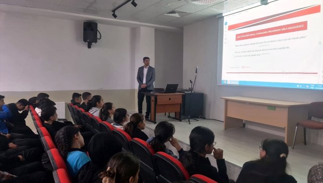 Keban'da "Peygamberimiz ve Aile Ahlakı Konferansı" düzenlendi