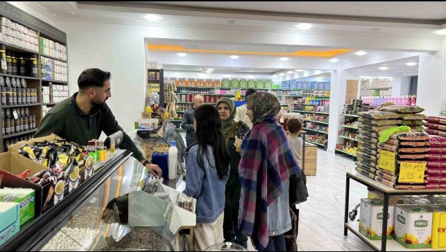 Bingöl'de havalar soğudu, aktarlarda kış çaylarına yoğun ilgi