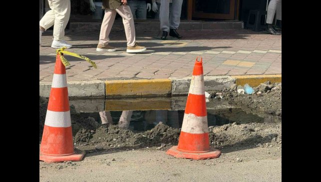 Iğdır’da bir aydır süren su patlağı vatandaşların tepkisini çekiyor