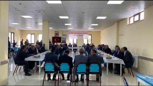 Arpaçay Kaymakamı Akköz muhtarlarla bir araya geldi