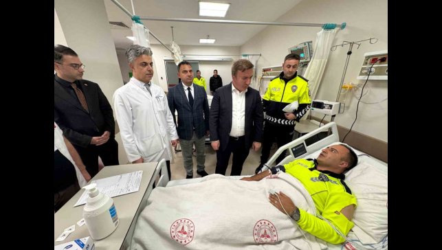 Tercan'da takla atan ekip aracındaki 3 polis memuru yaralandı