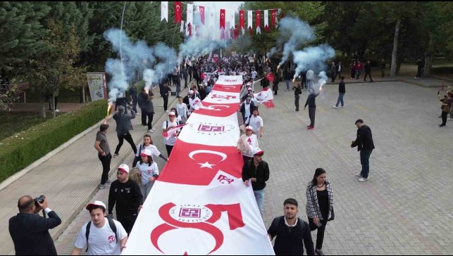 FÜ'de 50. yıl yürüyüşü coşkuyla gerçekleşti