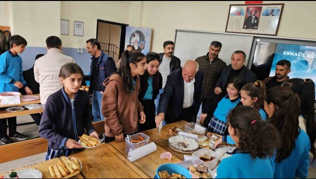 Aydınlar Beldesi Ortaokulundan Gazze için yardım etkinliği