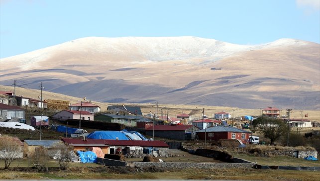 Ardahan'da tepeler beyaza büründü