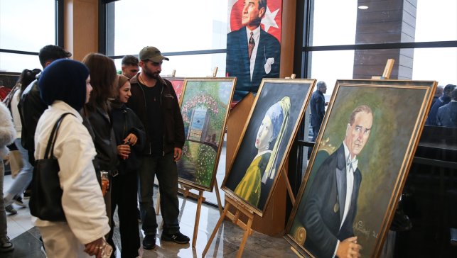 Van'da hükümlü ve tutukluların yaptığı eserler sergilendi