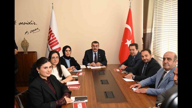 Bakan Tekin: "CHP'liler 12 yıllık zorunlu eğitime ne demişler görsünler, oynadıkları bir tiyatro, makul önerileri varsa dinlerim"