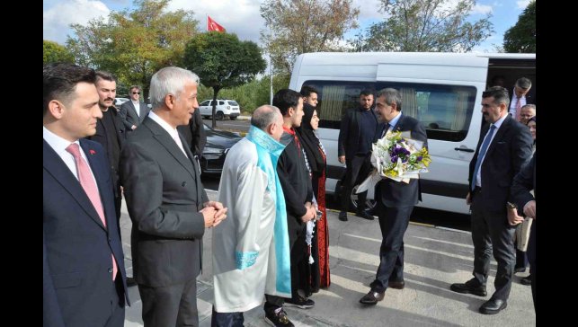 Milli Eğitim Bakanı Tekin: "Terörsüz Türkiye sürecine sahip çıkmak, en çok da bu ülkenin entelektüellerinin, akademisyenlerinin görevi"