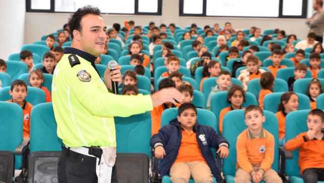 Bitlis'te yıl başından bu yana 5 bin öğrenciye trafik güvenliği eğitimi verildi