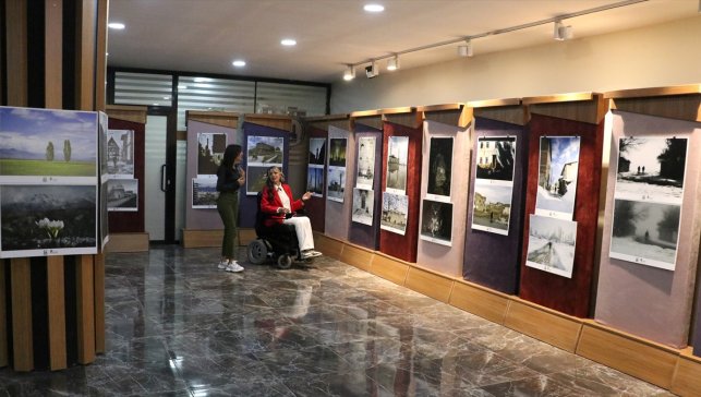 Tekerlekli sandalyesiyle Erzurum'un soğuğunda hayatı fotoğraflıyor