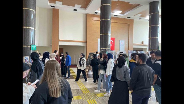 Gençlerin el emeği ürünleri görücüye çıktı