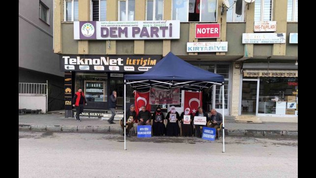 Muş'ta annelerin evlat nöbeti devam ediyor