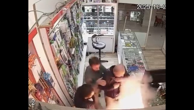 Van'da cep telefonu bataryası bomba gibi patladı