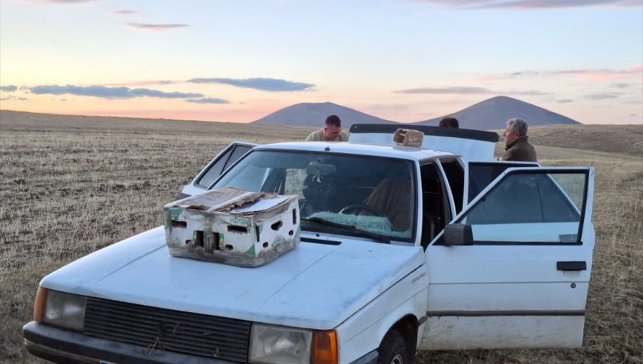 Kars'ta kızıl şahin avlayan 2 kişiye 661 bin 682 lira ceza