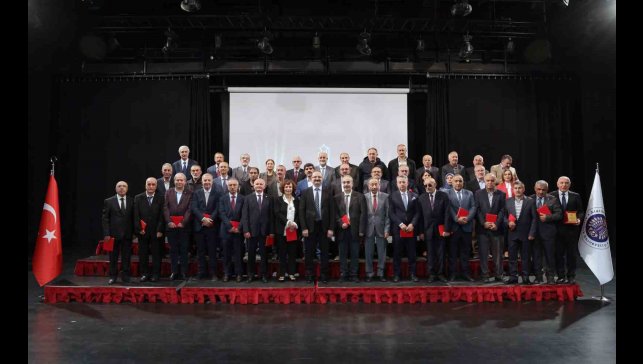 Atatürk Üniversitesinde kurumsal vefa ve hizmet ödülleri ile emek ve vefaya vurgu