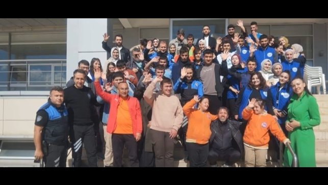 "Hep Birlikte Aileyiz" projesi kapsamında özel çocuklara moral etkinliği