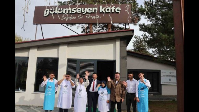 Erzurum'da "Gülümseyen Kafe" özel bireylerin üretim merkezi oldu