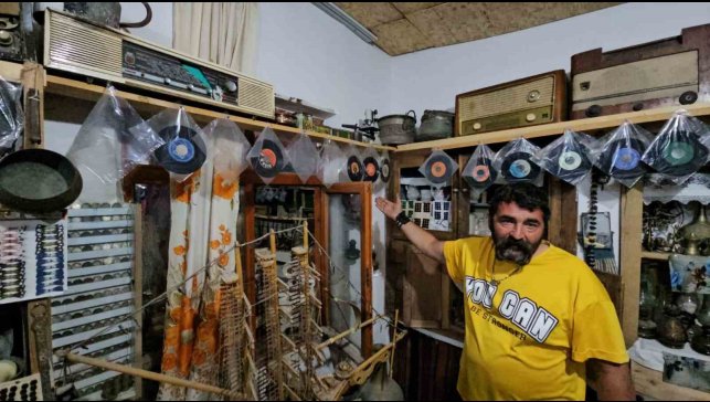 25 yıldır antika biriktirerek geçmişin izlerini günümüze taşıyor