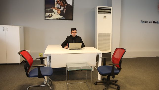 Van depreminden saniyeler önce çalan cep telefonu sayesinde ikinci hayatını yaşıyor