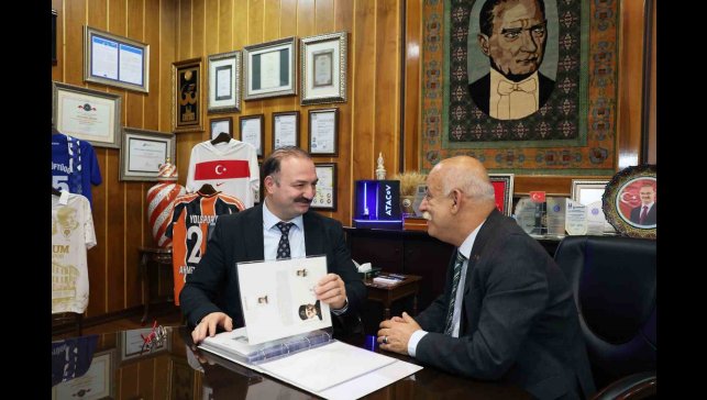 Prof. Dr. Ahmet Nezih Kök'e büyük gümüş madalya