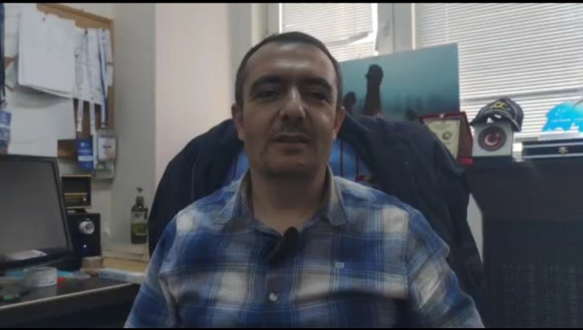 Van Gölü kıyısında yosun tabakası oluştu