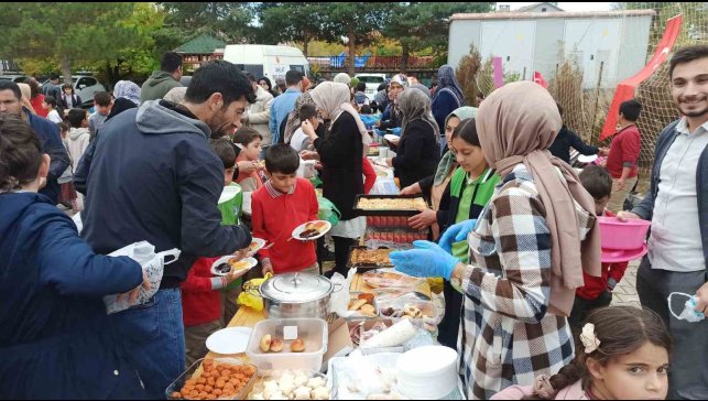 İlkokul öğrencilerinden Gazze için yardım etkinliği