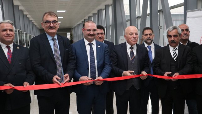 Erzurum'da "Radyo Televizyon Yayıncılığı ve Telif Hukuku Paneli" düzenlendi