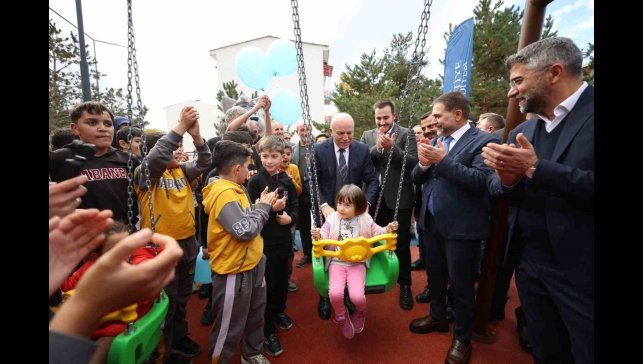 Yakutiye Belediyesi'nden üniversiteye örnek çocuk parkı