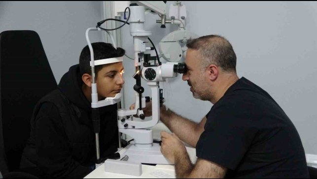 Van Eğitim ve Araştırma Hastanesi'nde 'cross-linking' yöntemiyle tedaviye başlandı