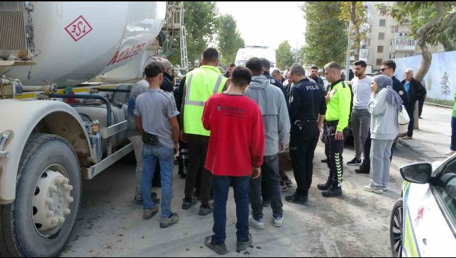 Beton mikserinin çarptığı kadın yaralandı