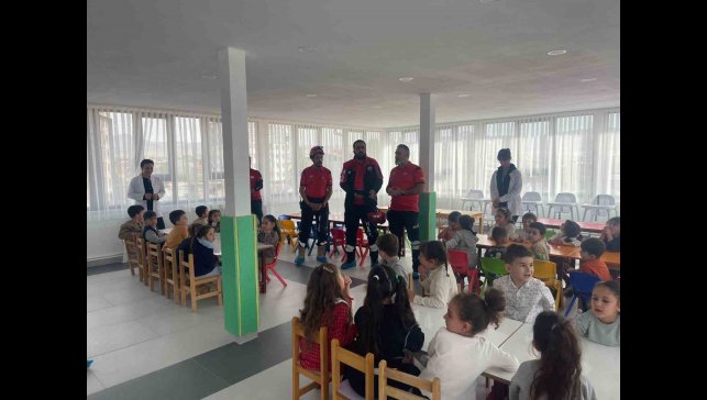 Van'da minik öğrencilere afet bilinci aşılandı