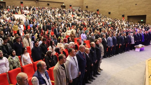 Erzincan'da valilik girişimiyle 2 bin 351 üniversite ve lise öğrencisine burs verildi