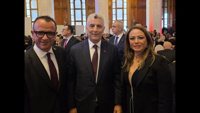 Prof. Dr. Aysun Bay'a "Avrupa'nın En Başarılı Türk Kadını" Ödülü