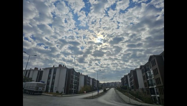 Elazığ'da sirrokümülüs bulutları görsel şölen sundu