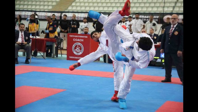 Elazığ'da binin üzerinde karate sporcusu, Milli Takım'a seçilmek için ter döküyor