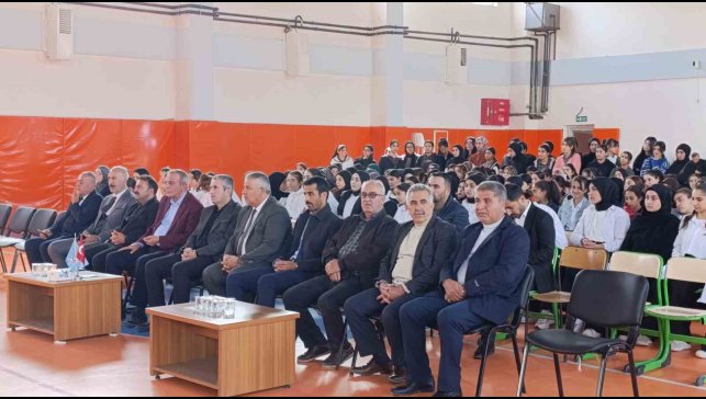 Muradiye'de imam hatip okullarının 74. kuruluş yıl dönümü kutlandı