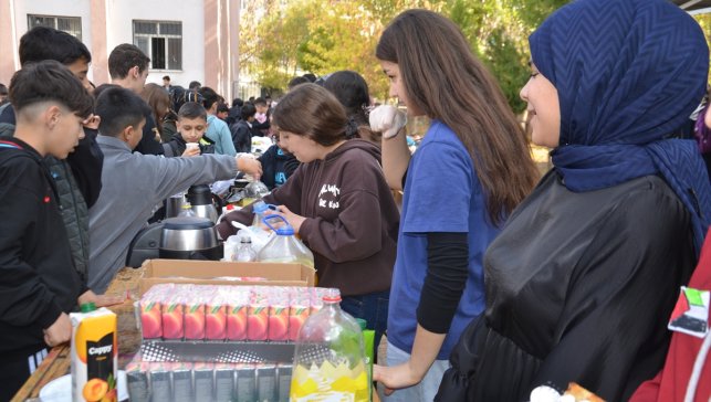 Muş'ta Gazze yararına kermes düzenlendi