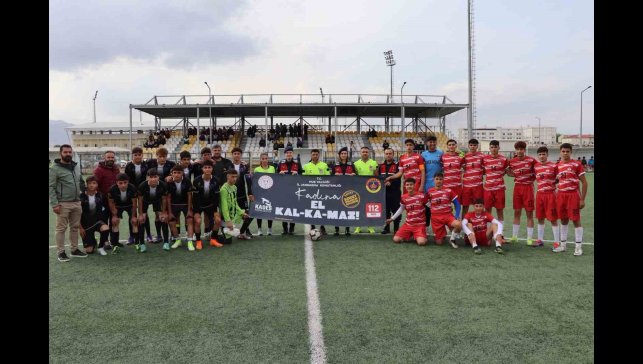 Futbol maçında "Kadına El Kalkamaz" farkındalığı