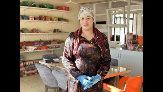 5 yıldır tek başına 800 öğrenciye bakıyor: Gülşen Yalçın'ın azmi takdir topluyor