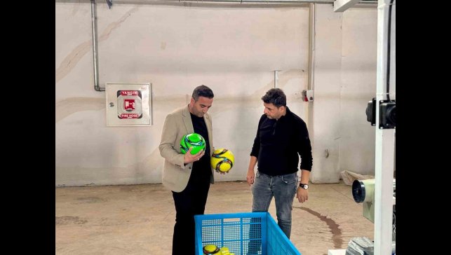 Malatya'da futbol topu üretimine başlandı