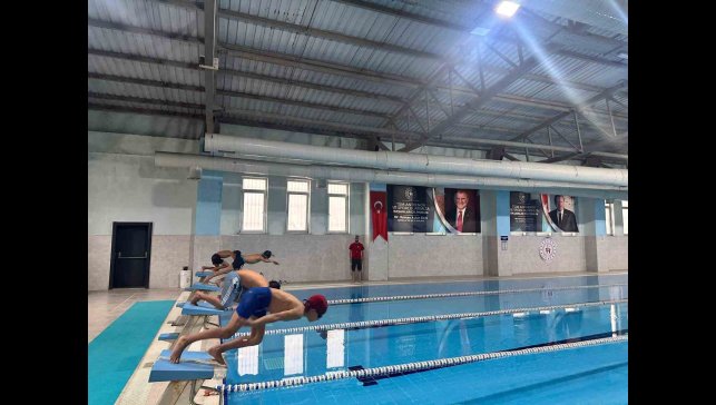 Ağrı'da Cumhuriyet'in 102. yılına özel spor şöleni