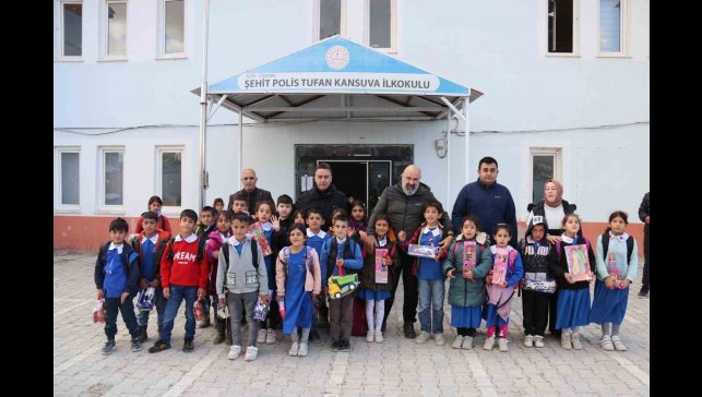 Ağrı Emniyet Müdürü Önder'den şehit meslektaşının ismini taşıyan okula ziyaret
