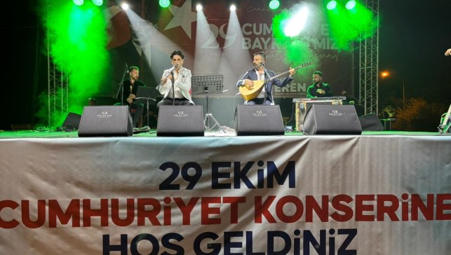Arguvan'da "Cumhuriyet Konseri" düzenlendi
