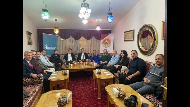 Erzurum'da Akademi ve Medya Temsilcileri dijital çağı değerlendirdi