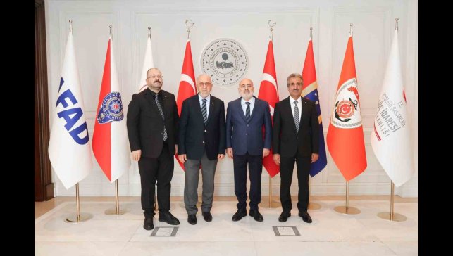 Başkan Dumandağ, bakan yardımcılarıyla bir araya geldi