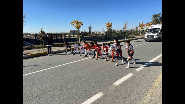 Patnos'ta Cumhuriyet coşkusuyla 29 Ekim koşusu düzenlendi