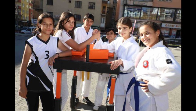 Cumhuriyet coşkusu sporla buluştu