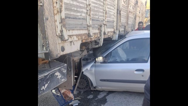 Ahlat'ta trafik kazası: 4 yaralı