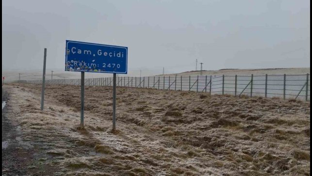 2470 rakımlı Sahara Geçidi'nde kar yağışı başladı