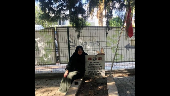 Torunlarından şehit dedelerine vefa