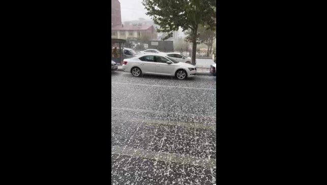 Kovancılar ilçesinde dolu yağışı etkili oldu